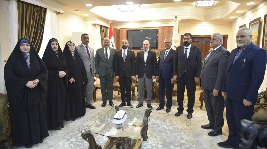 وفد مجلس محافظة كربلاء المقدسة يزور غرفة التجارة لتعزيز آفاق التعاون الاقتصادي